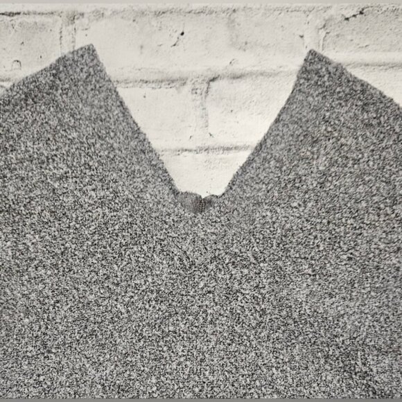 Dynamite Deep V-Neck Low Back with Functional Zipper Knit Sweater - Picture 6 of 8